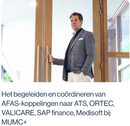 Eigenaar Arjan de Rooy coordineert in de deuropening.