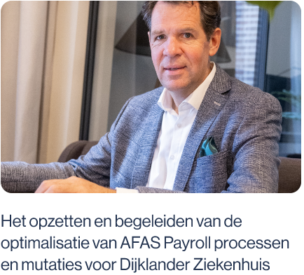 Arjan de Rooy kijkt uitnodigend op van zijn bureau, begeleiden van de optimalisatie